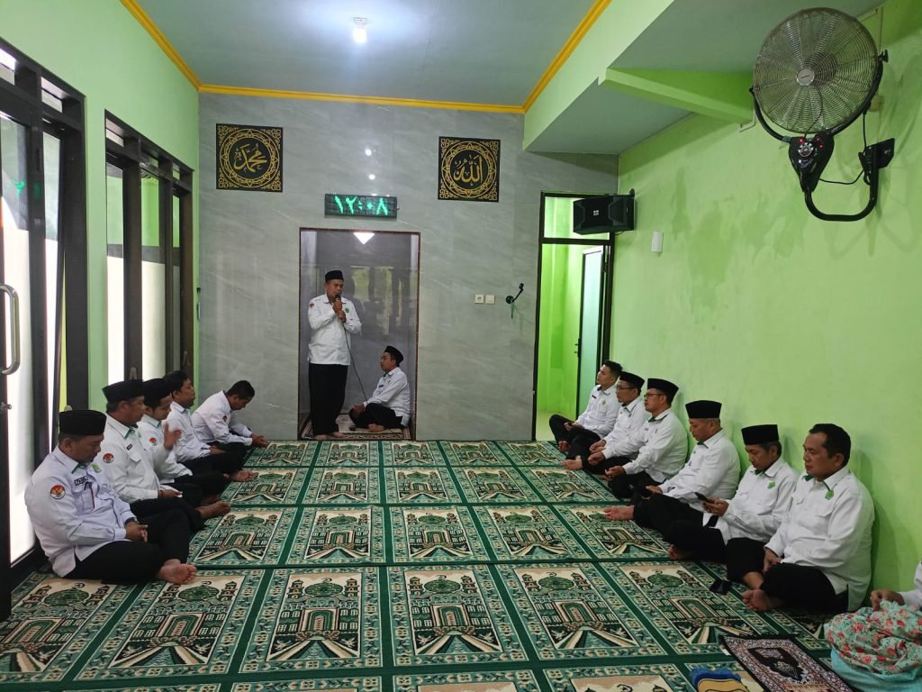Kankemenag Lumajang Laksanakan Sholat Duhur Berjamaah dan Kultum Keutamaan Ramadhan