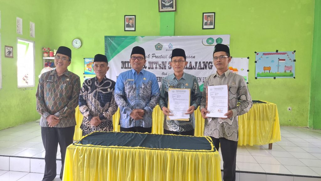 Penandatanganan Kontrak Prestasi dan Pembinaan Guru di MIN 2 &amp; MTsN 3 Lumajang