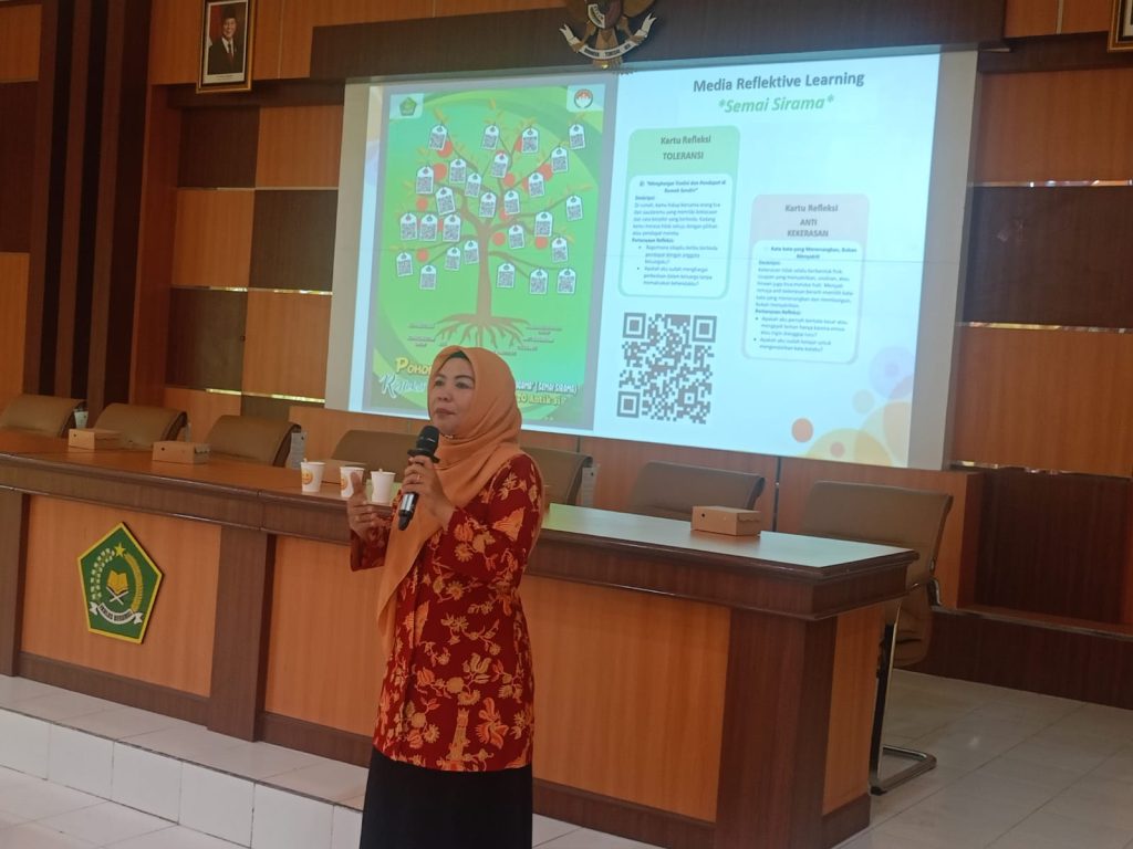 DWP Kankemenag Lumajang Gelar Penguatan Bunda MODIIS