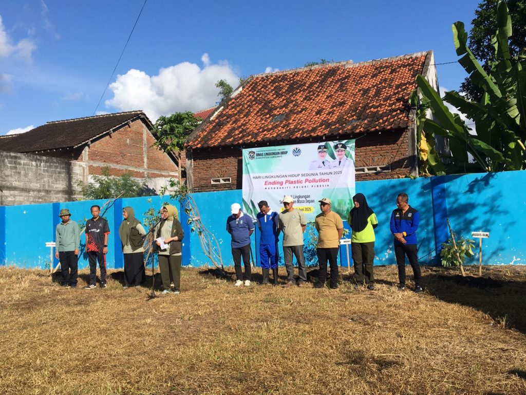 Peringati Hari Lingkungan Hidup, Penyelenggara Zawa Kankemenag Lumajang Hadiri Kegiatan Penanaman Pohon Pemkab Lumajang