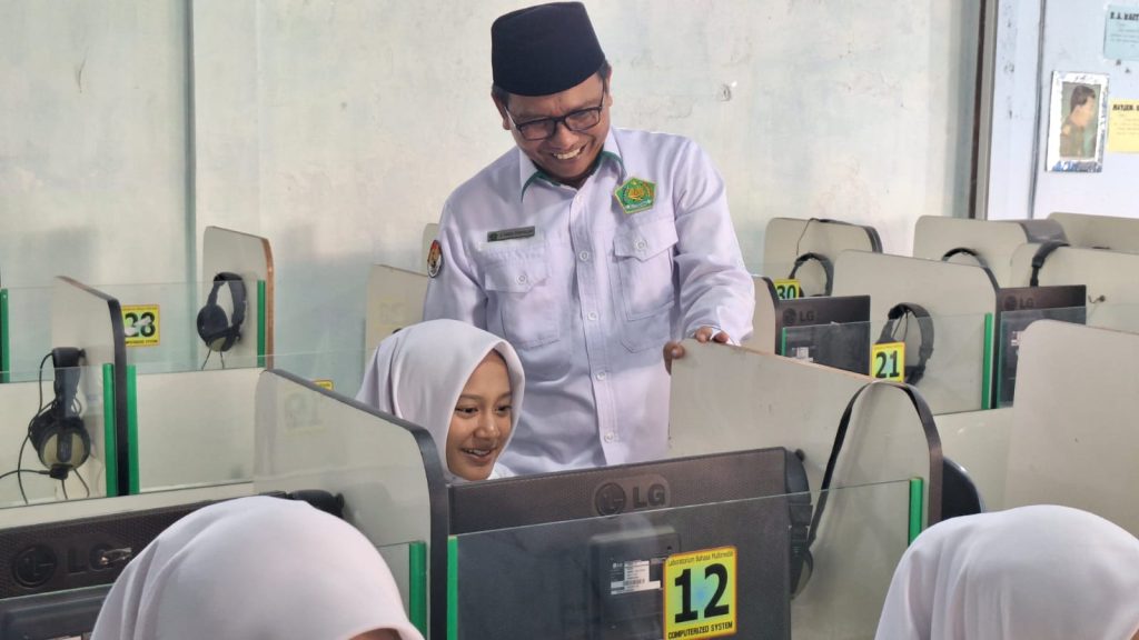 Monitoring ANBK Tingkat Madrasah Aliyah di Lumajang, Kemenag Pastikan Kesiapan Pelaksanaan