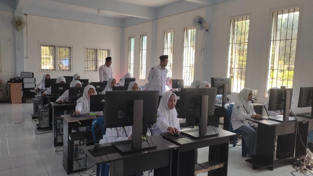 Monitoring ANBK dan Koordinasi Program Gema Berbaris di MA Al Munir dan MA Darun Najah