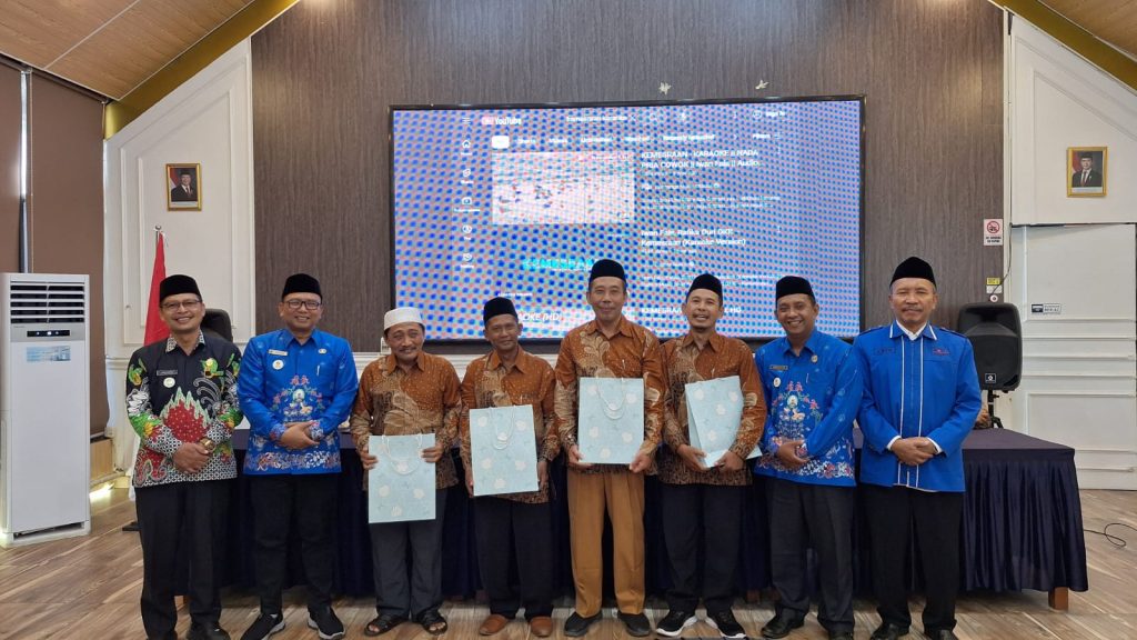 Purna Tugas dan Mutasi, Kepala KUA Lumajang Dilepas dengan Doa Dan Penuh Haru