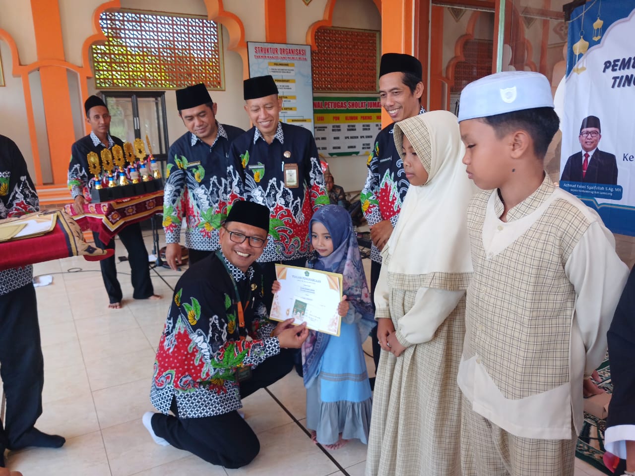 Peringati HAB Ke-80, Penyuluh Agama dan KUA Padang Gelar Penyerahan Hadiah Lomba Dakwah Digital & Bakti Sosial