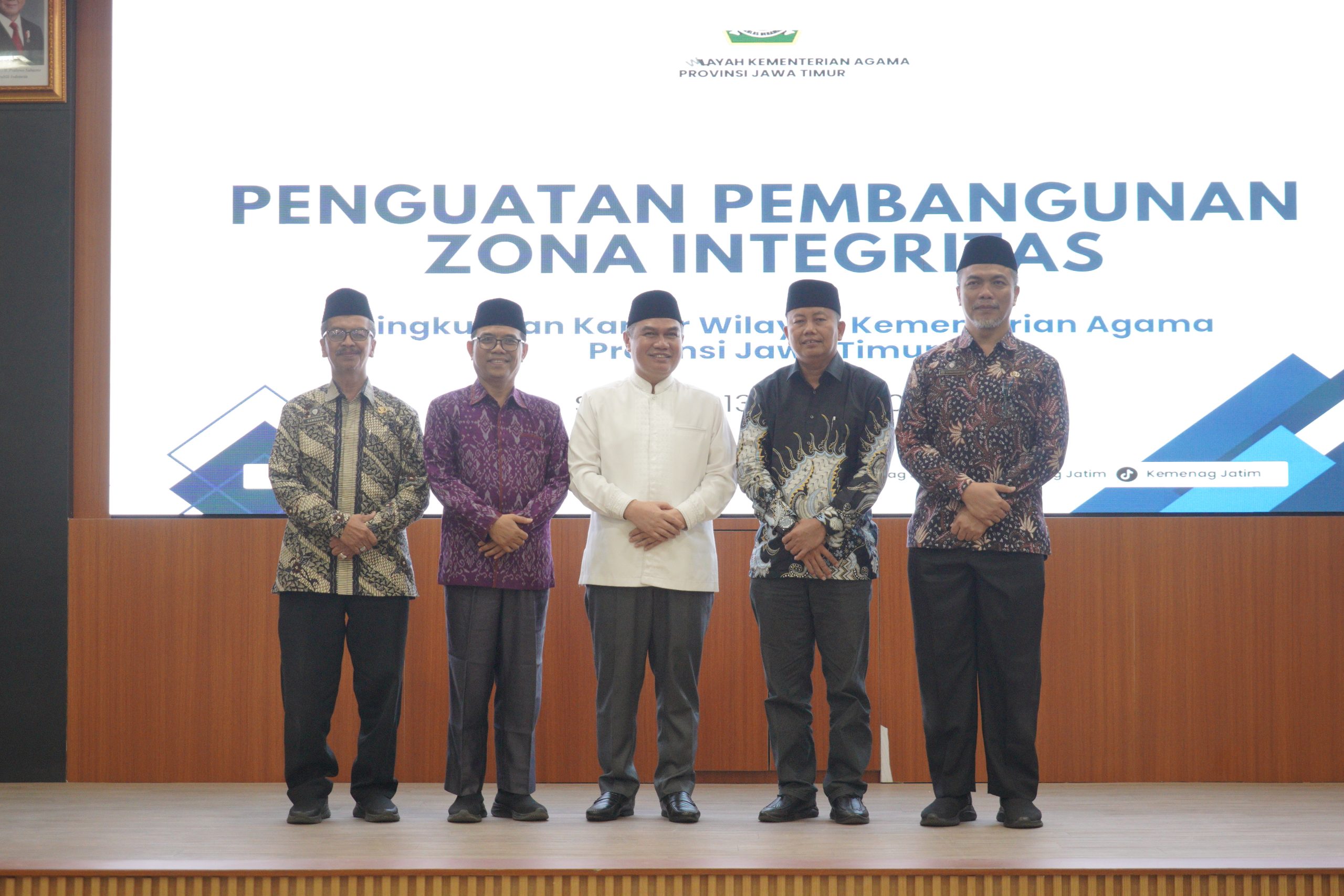 Kankemenag Lumajang Ikuti Penguatan Pembangunan Zona Integritas oleh Kanwil Kemenag Jatim